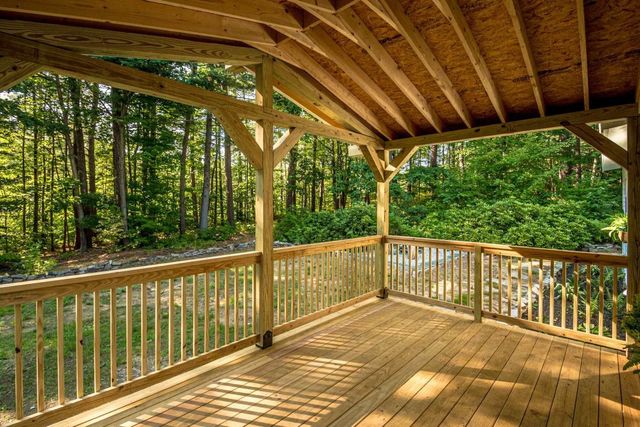 60 Brookside Avenue, Albany, NH 03818