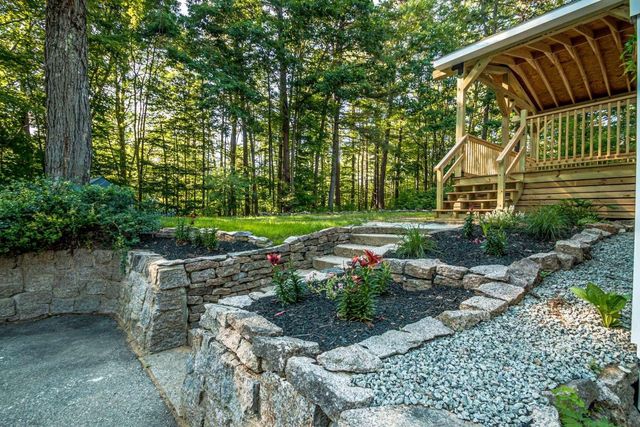 60 Brookside Avenue, Albany, NH 03818