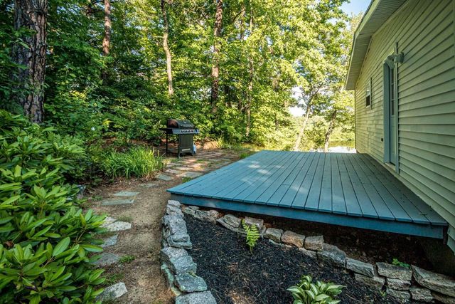 60 Brookside Avenue, Albany, NH 03818