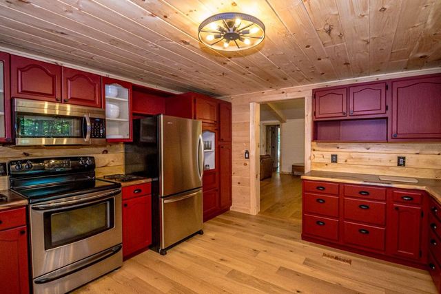 60 Brookside Avenue, Albany, NH 03818