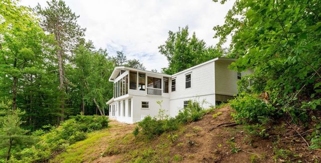 60 Brookside Avenue, Albany, NH 03818