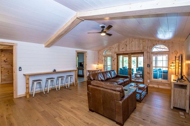 60 Brookside Avenue, Albany, NH 03818