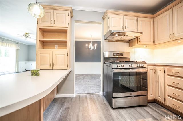 4839 Hursley Drive, St Louis, MO 63128