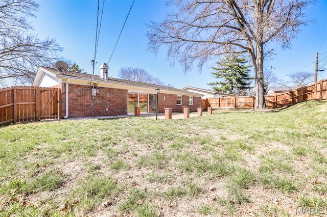 4839 Hursley Drive, St Louis, MO 63128