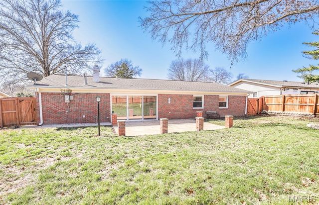 4839 Hursley Drive, St Louis, MO 63128