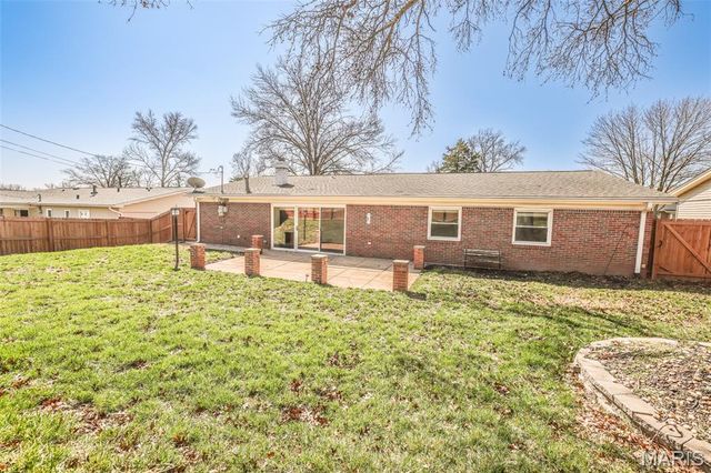 4839 Hursley Drive, St Louis, MO 63128