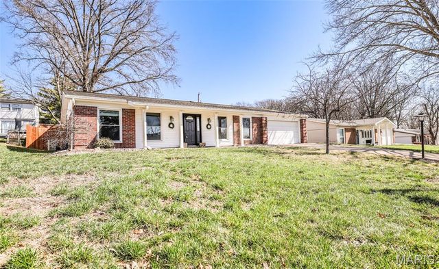 4839 Hursley Drive, St Louis, MO 63128