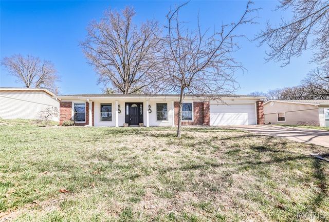 4839 Hursley Drive, St Louis, MO 63128
