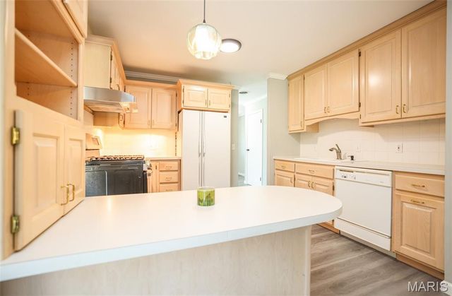 4839 Hursley Drive, St Louis, MO 63128