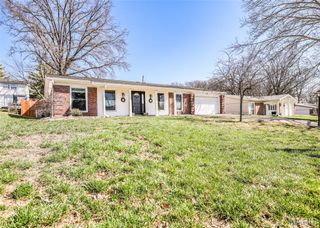 4839 Hursley Drive, St Louis, MO 63128