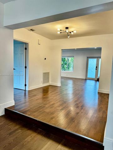 234 Washington Dr, Coral Gables, FL 33133