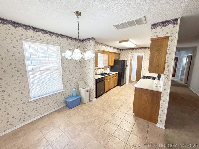 23 W Stadium Road, Bixby, OK 74008