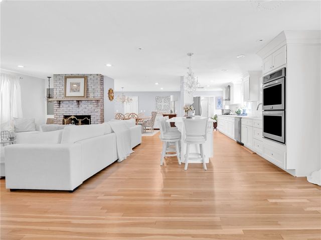 80 Birchwood Way, East Greenwich, RI 02818