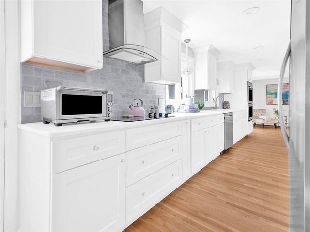 80 Birchwood Way, East Greenwich, RI 02818