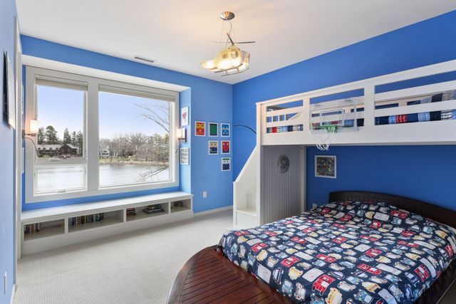 4812 Lakeview Drive, Edina, MN 55424