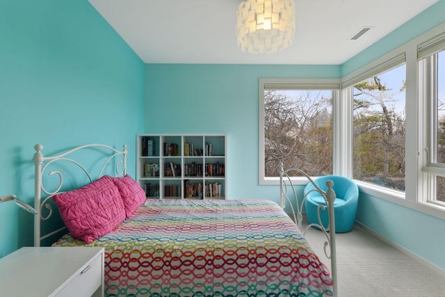 4812 Lakeview Drive, Edina, MN 55424