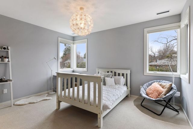 4812 Lakeview Drive, Edina, MN 55424