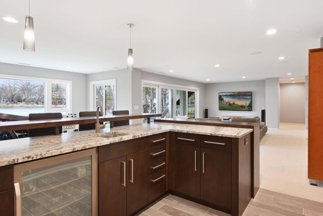 4812 Lakeview Drive, Edina, MN 55424