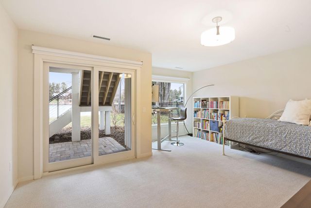 4812 Lakeview Drive, Edina, MN 55424
