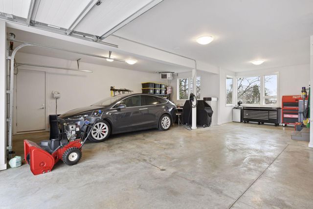 4812 Lakeview Drive, Edina, MN 55424