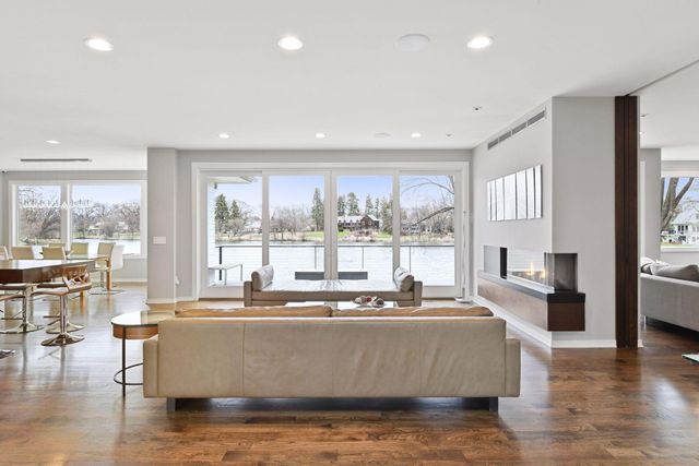 4812 Lakeview Drive, Edina, MN 55424