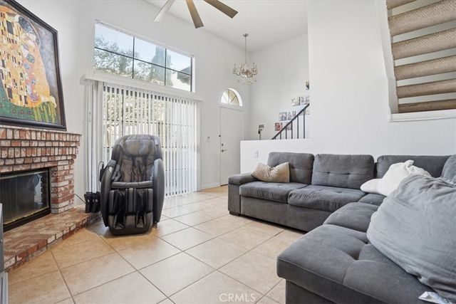 14325 Foothill 9, Sylmar, CA 91342