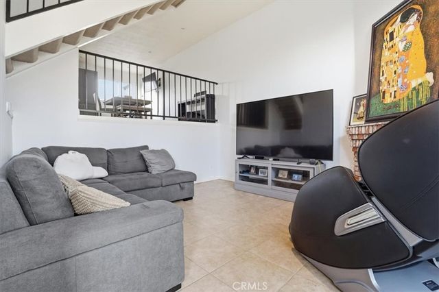 14325 Foothill 9, Sylmar, CA 91342