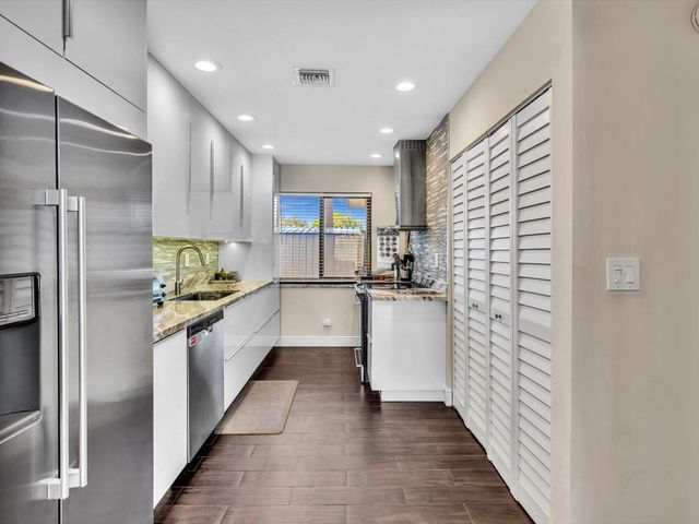 3432 NE 16th Avenue, Oakland Park, FL 33334