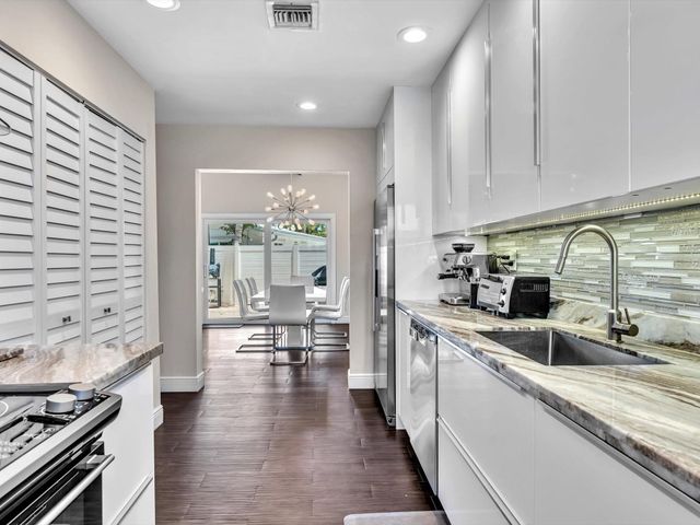 3432 NE 16th Avenue, Oakland Park, FL 33334