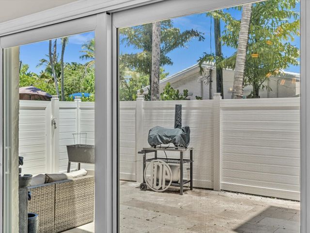 3432 NE 16th Avenue, Oakland Park, FL 33334