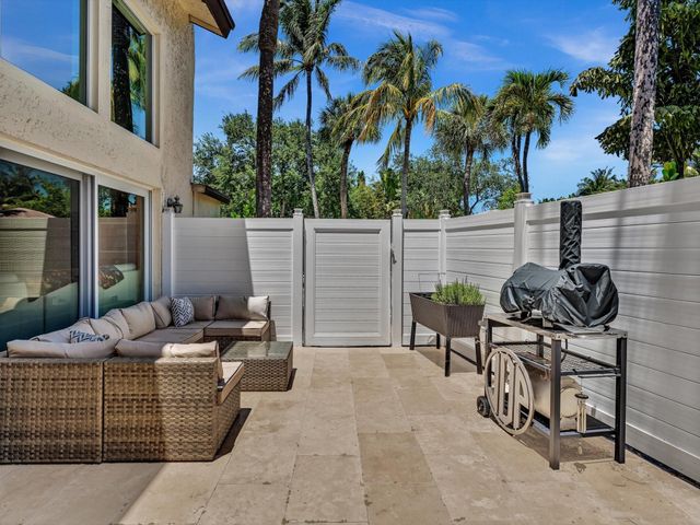 3432 NE 16th Avenue, Oakland Park, FL 33334