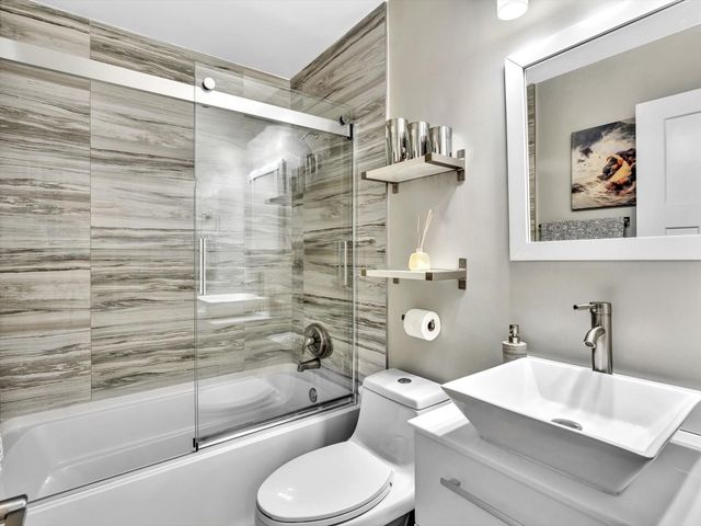 3432 NE 16th Avenue, Oakland Park, FL 33334