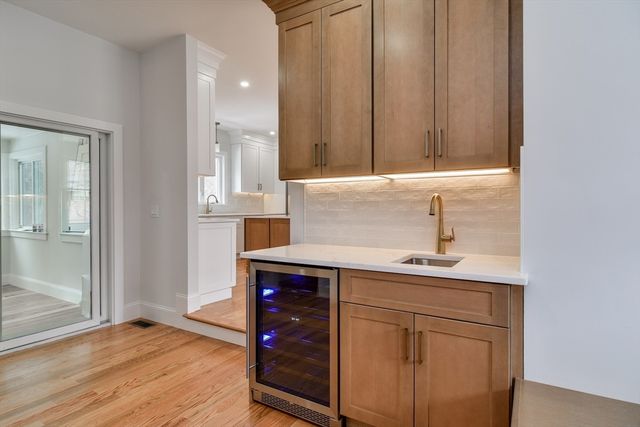 75 Cottage St, Natick, MA 01760