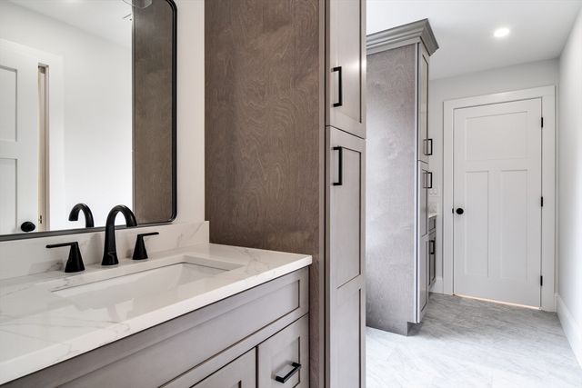 75 Cottage St, Natick, MA 01760