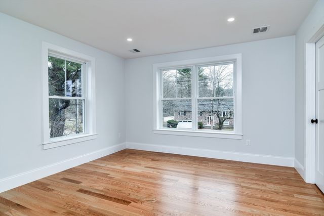 75 Cottage St, Natick, MA 01760