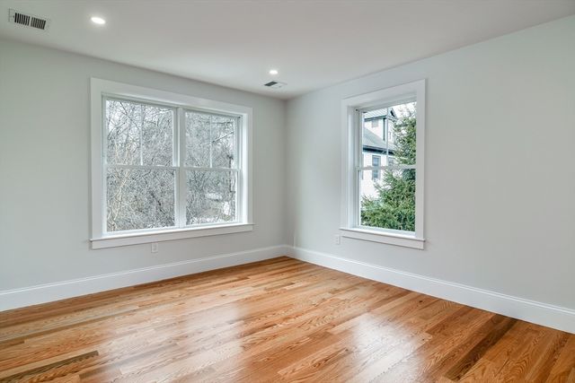 75 Cottage St, Natick, MA 01760