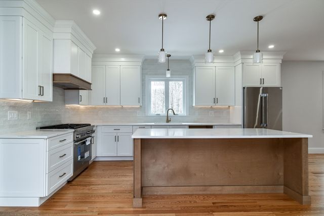 75 Cottage St, Natick, MA 01760