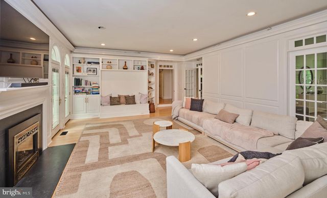 36 TIMBER KNOLL DR, Washington Crossing, PA 18977