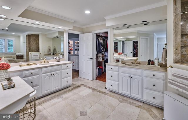 36 TIMBER KNOLL DR, Washington Crossing, PA 18977