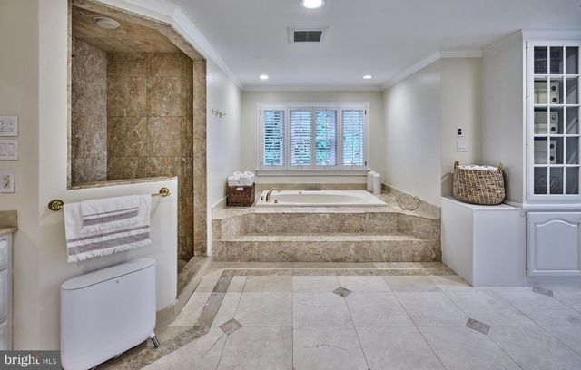 36 TIMBER KNOLL DR, Washington Crossing, PA 18977