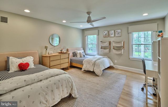 36 TIMBER KNOLL DR, Washington Crossing, PA 18977