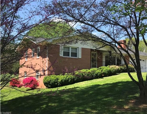 2149 Margaret Drive, Mount Airy, NC 27030