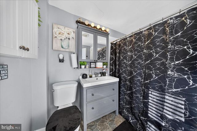 5 S PENNEWELL DR, Wilmington, DE 19809