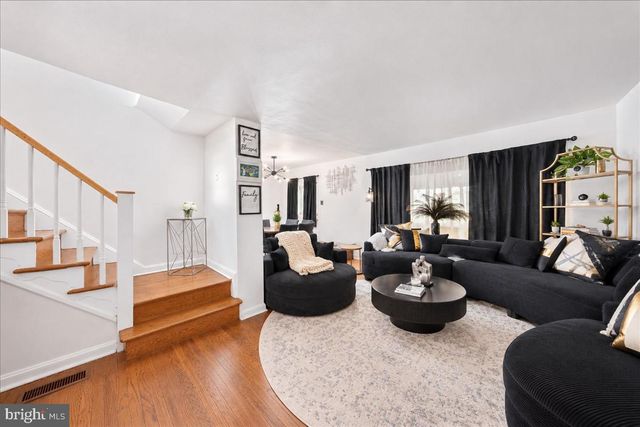 5 S PENNEWELL DR, Wilmington, DE 19809