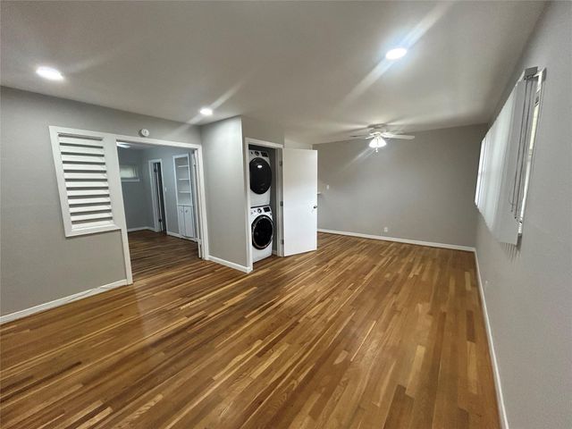 3520 Garrott 3, Houston, TX 77006