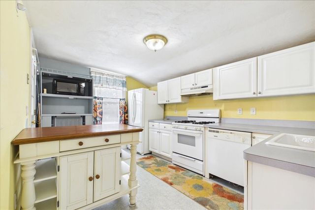 140 Lake St, Weymouth, MA 02189