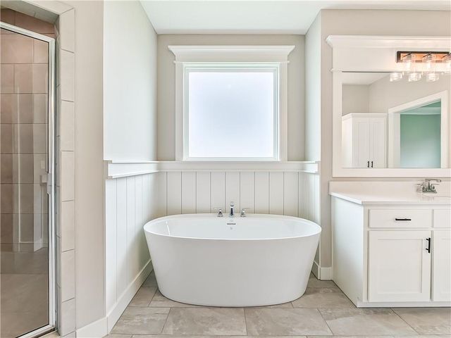 9323 Pickering Street, Lenexa, KS 66227