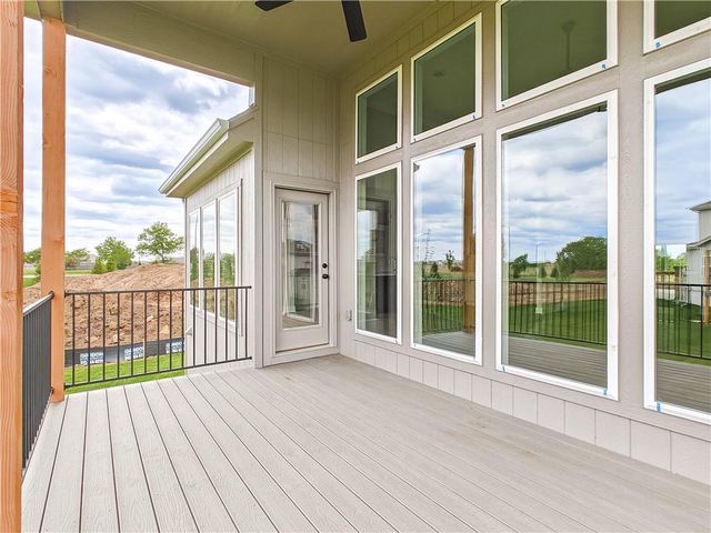 9323 Pickering Street, Lenexa, KS 66227