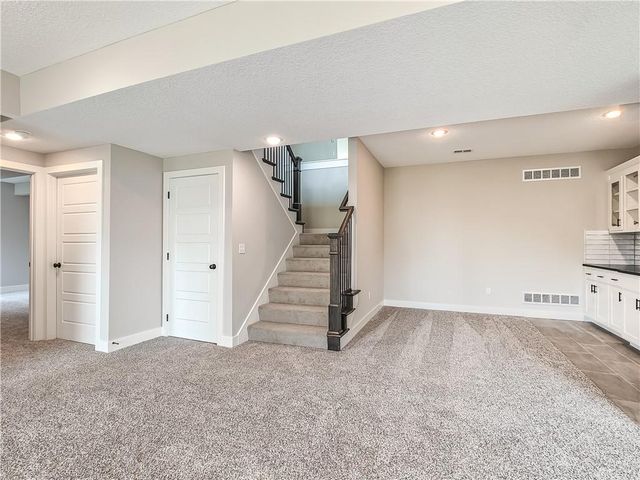 9323 Pickering Street, Lenexa, KS 66227