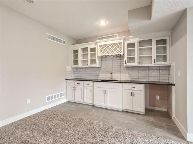 9323 Pickering Street, Lenexa, KS 66227